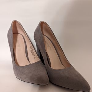 Grey velvet block pointed toe heel size 6